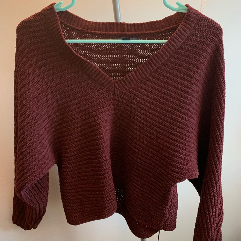 Super soft AE maroon sweater